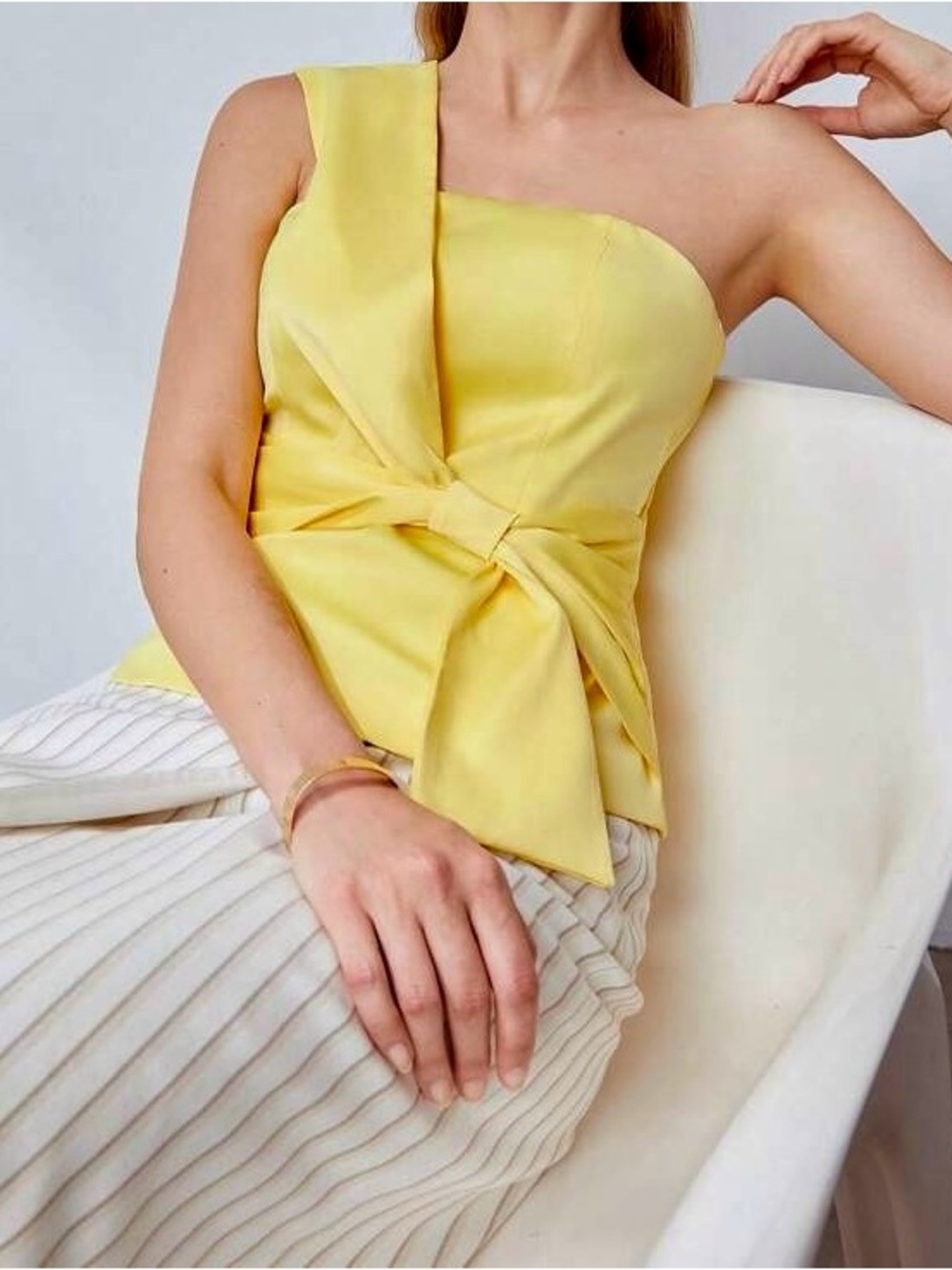 NWT Yellow One-Shoulder Bow-Front Top size M